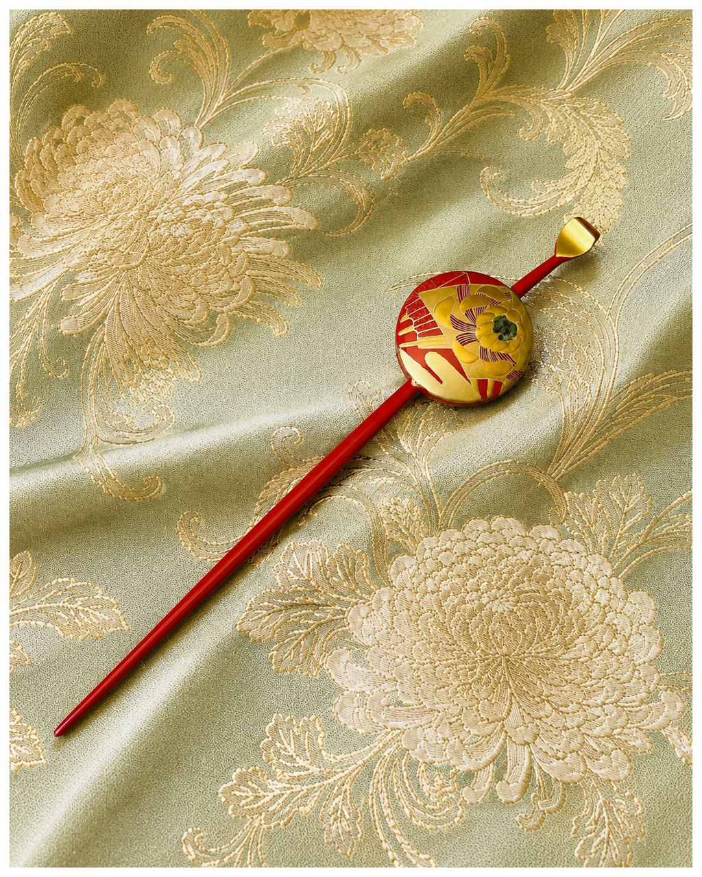 [Hajimari] Vintage Japanese Lacquer Kanzashi Hair Stick, Chrysanthemum & Mother-of-Pearl Inlay | Showa Era